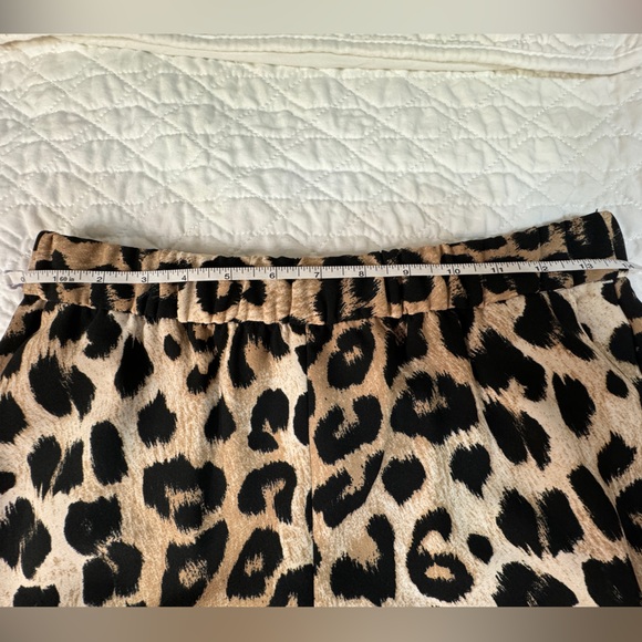 Banana Republic leopard-print loose pants 🐆 - Picture 7 of 10